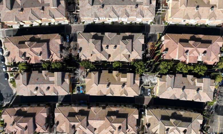 Bay Space dwelling costs up 6% as rich consumers dominate gross sales